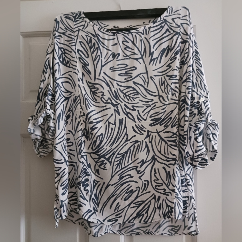 Loft top size L blue and white pattern